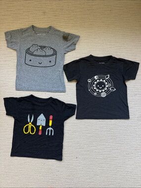 Mochi Kids Graphic Tee Sz 6 Bundle: Gray Dumplings, Black solar system + Tools